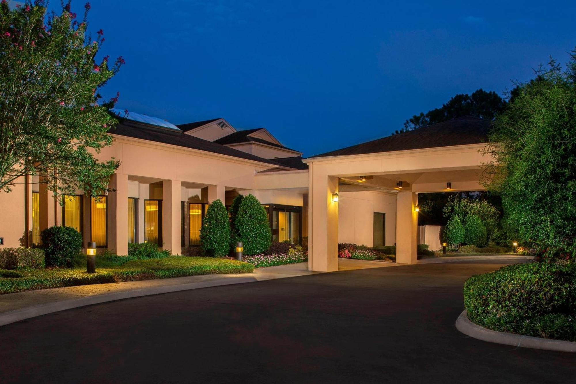 Courtyard By Marriott Baton Rouge Acadian Centre/Lsu Area Hotel ภายนอก รูปภาพ