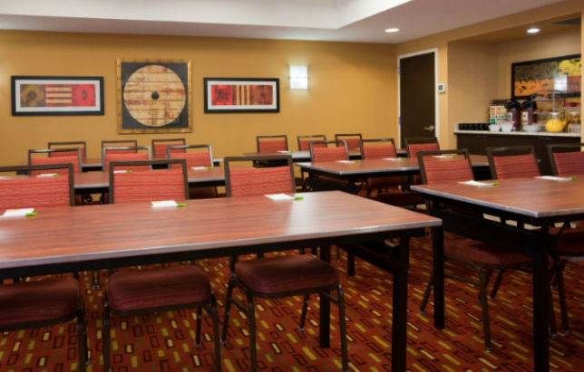 Courtyard By Marriott Baton Rouge Acadian Centre/Lsu Area Hotel ภายนอก รูปภาพ